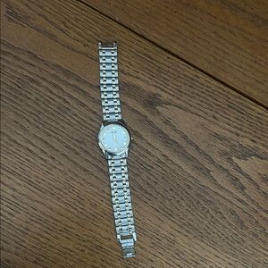 Seiko Men’s Silver Metal Watch